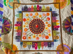 Middenstuk Down the Rabbit Hole, Sarah Fielke, van Marjolein den Boer